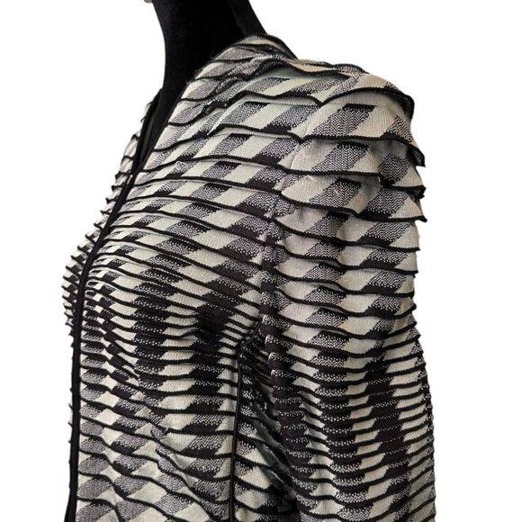 Giorgio Armani Zippered Viscose Sweater Jacket (EU 48/US 16) - Picture 5 of 11